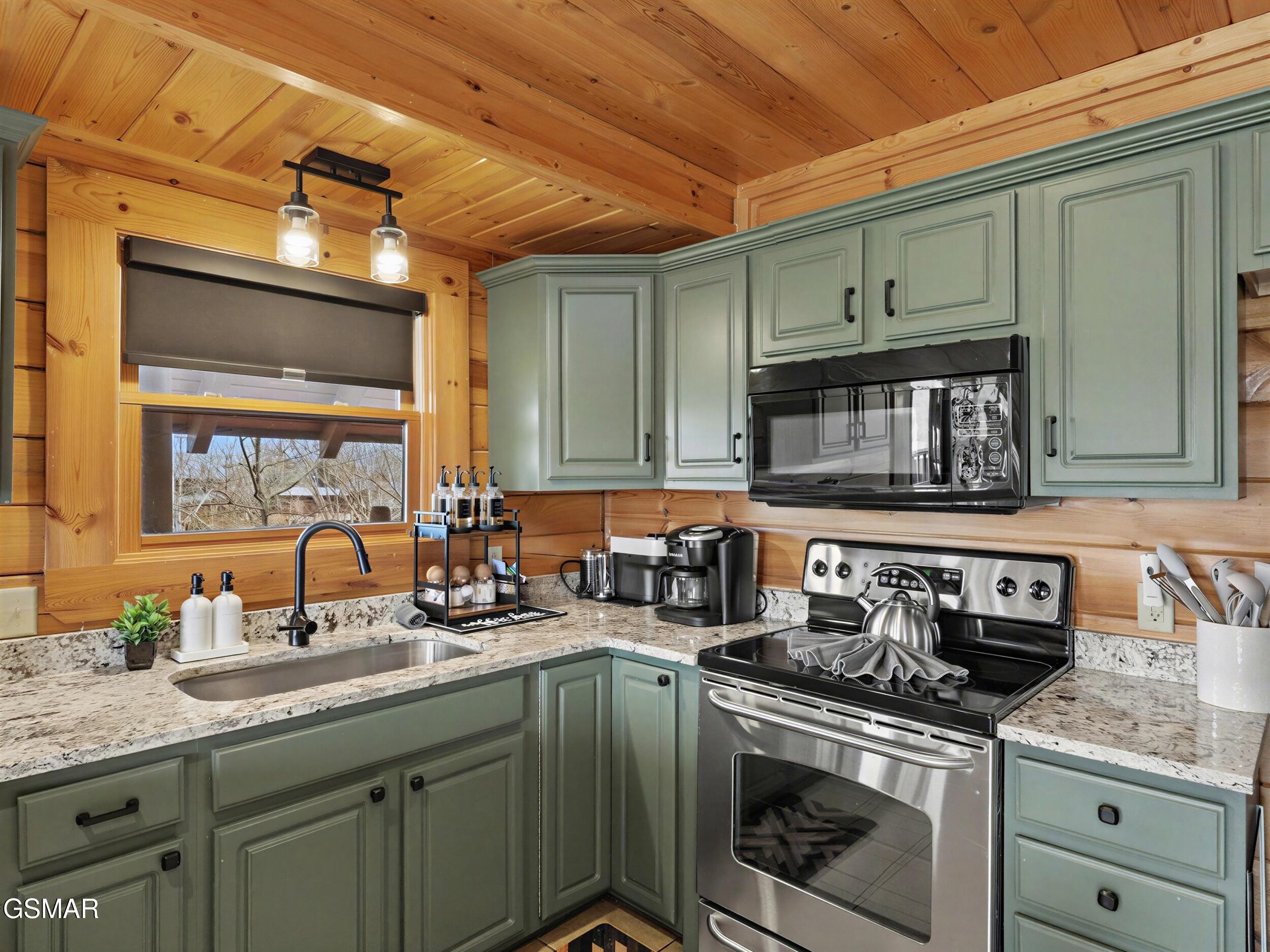 Sevierville, Tennessee, 37862, United States, 4 Bedrooms Bedrooms, ,3 BathroomsBathrooms,Residential,For Sale,2028418