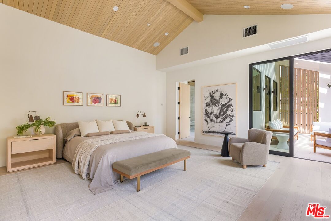 Los Angeles, California, 90049, United States, 5 Bedrooms Bedrooms, ,3 BathroomsBathrooms,Residential,For Sale,1839044