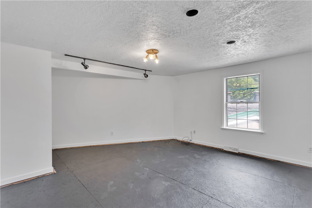 Harmar, Pennsylvania, 15024, United States, 3 Bedrooms Bedrooms, ,2 BathroomsBathrooms,Residential,For Sale,1877308