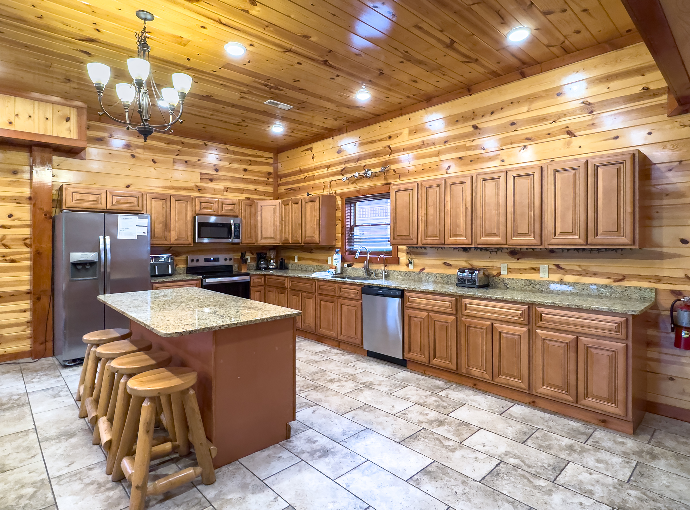 Sevierville, Tennessee, 37862, United States, 6 Bedrooms Bedrooms, ,7 BathroomsBathrooms,Residential,For Sale,1798299