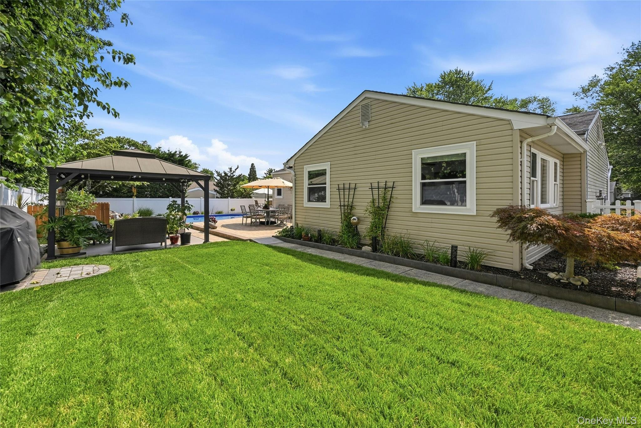  139 N Summit Avenue, Patchogue, NY, 11772 - 物件實景