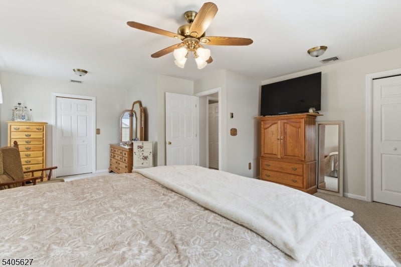 Carteret Boro, New Jersey, 07008, United States, 4 Bedrooms Bedrooms, ,3 BathroomsBathrooms,Residential,For Sale,2009745