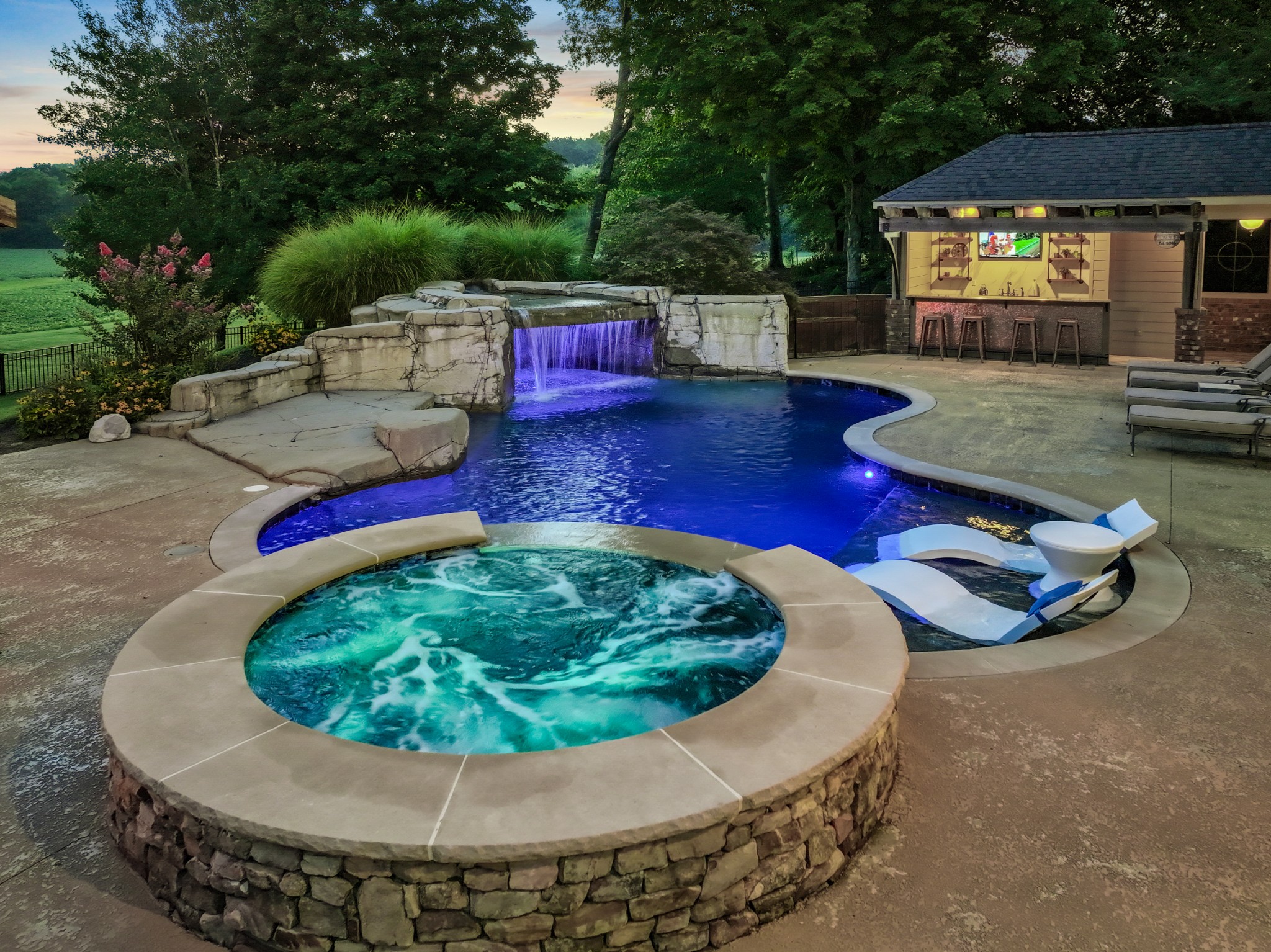 Clarksville, Tennessee, 37043, United States, 4 Bedrooms Bedrooms, ,5 BathroomsBathrooms,Residential,For Sale,1825421