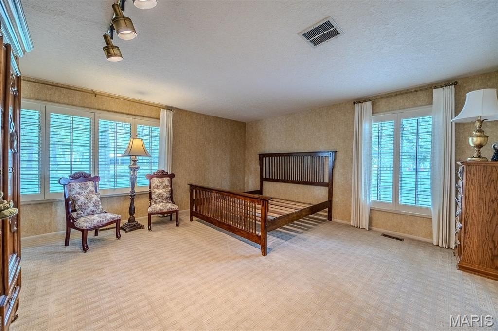 Lebanon, Missouri, 65536, United States, 5 Bedrooms Bedrooms, ,5 BathroomsBathrooms,Residential,For Sale,1973861