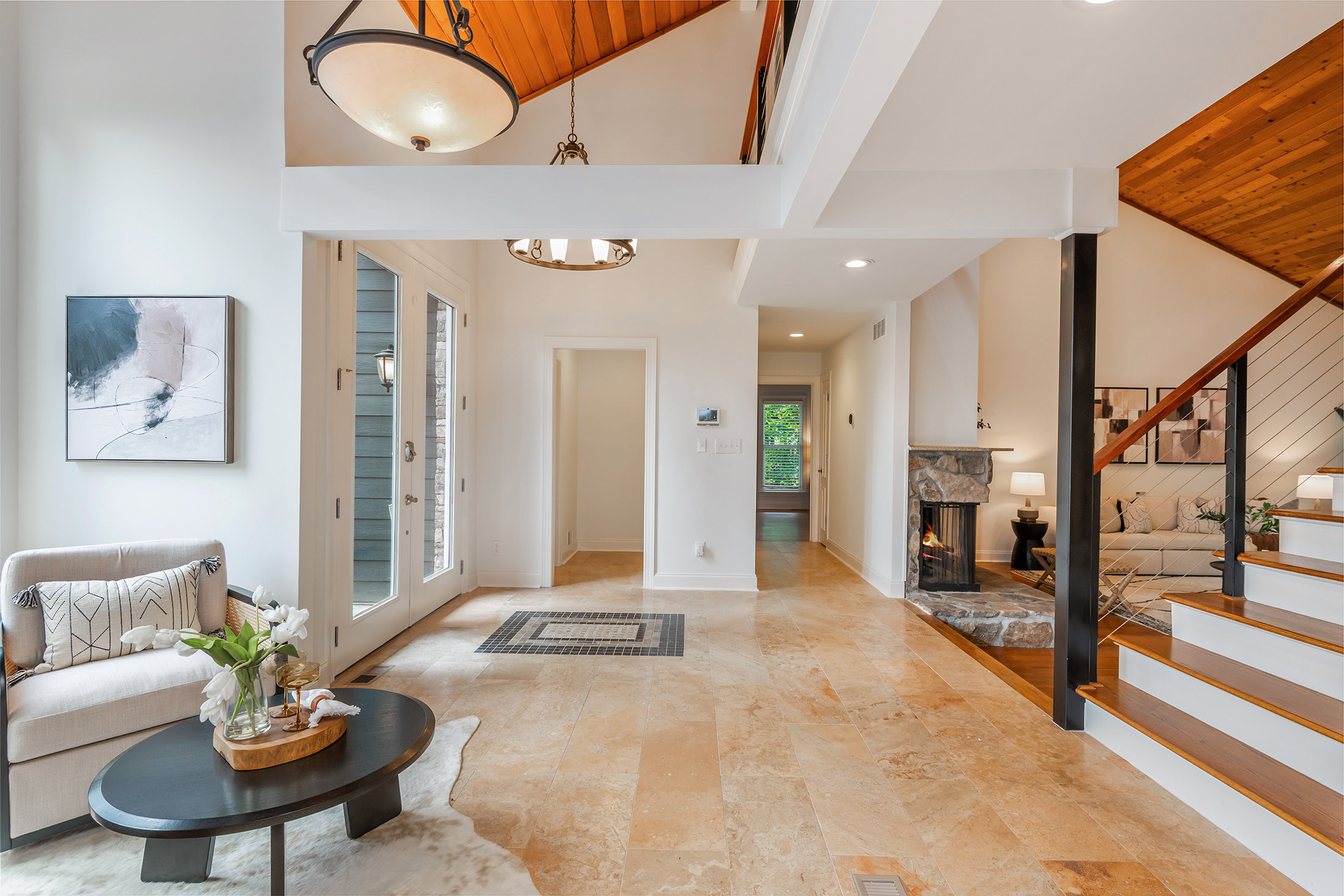  Thoughtfully Renovated Contemporary Home - 物件實景