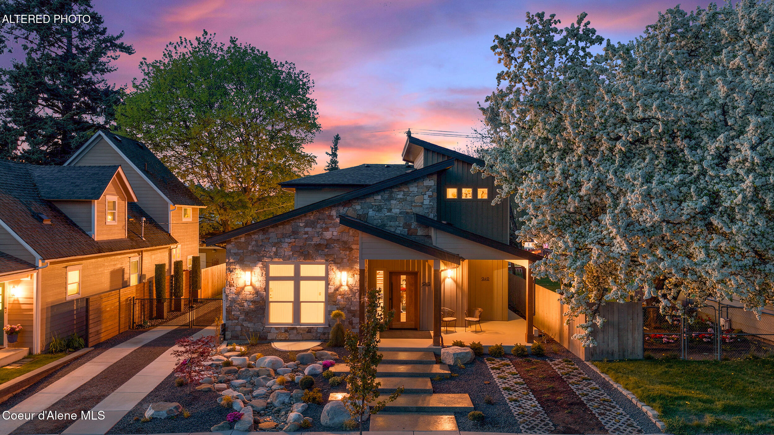 Coeur d'Alene, Idaho, 83814, United States, 4 Bedrooms Bedrooms, ,5 BathroomsBathrooms,Residential,For Sale,2037793