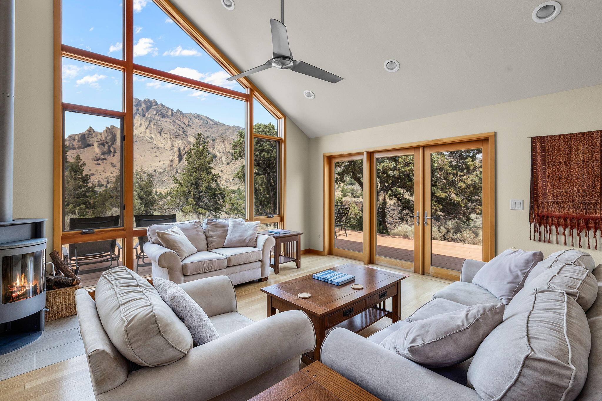 9210 NE Smith Rock Loop, Terrebonne, Oregon, 97760, United States, 2 Bedrooms Bedrooms, ,3 BathroomsBathrooms,Residential,For Sale,9210 NE Smith Rock Loop,1591545