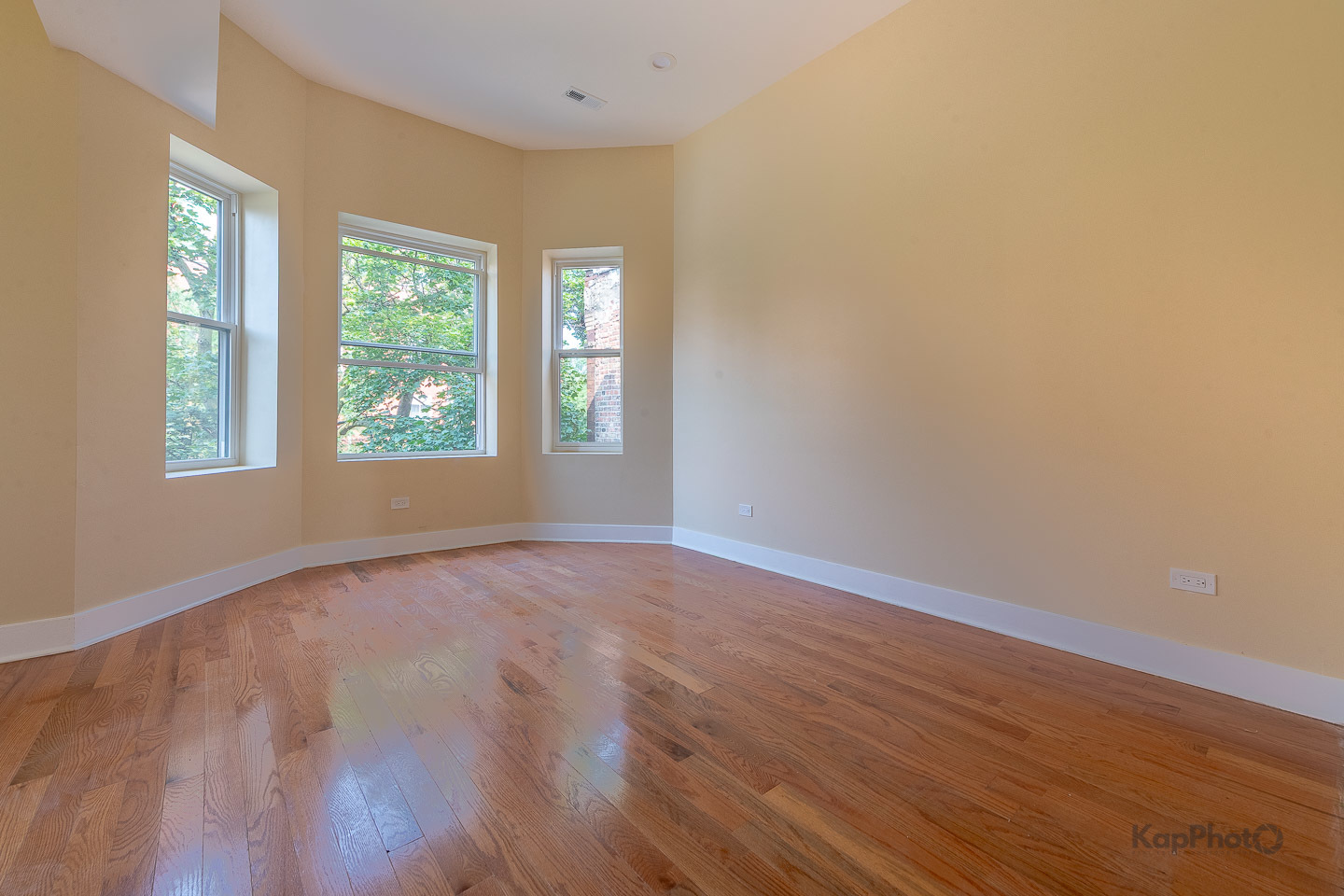 Chicago, Illinois, 60624, United States, 9 Bedrooms Bedrooms, ,Residential,For Sale,1979819