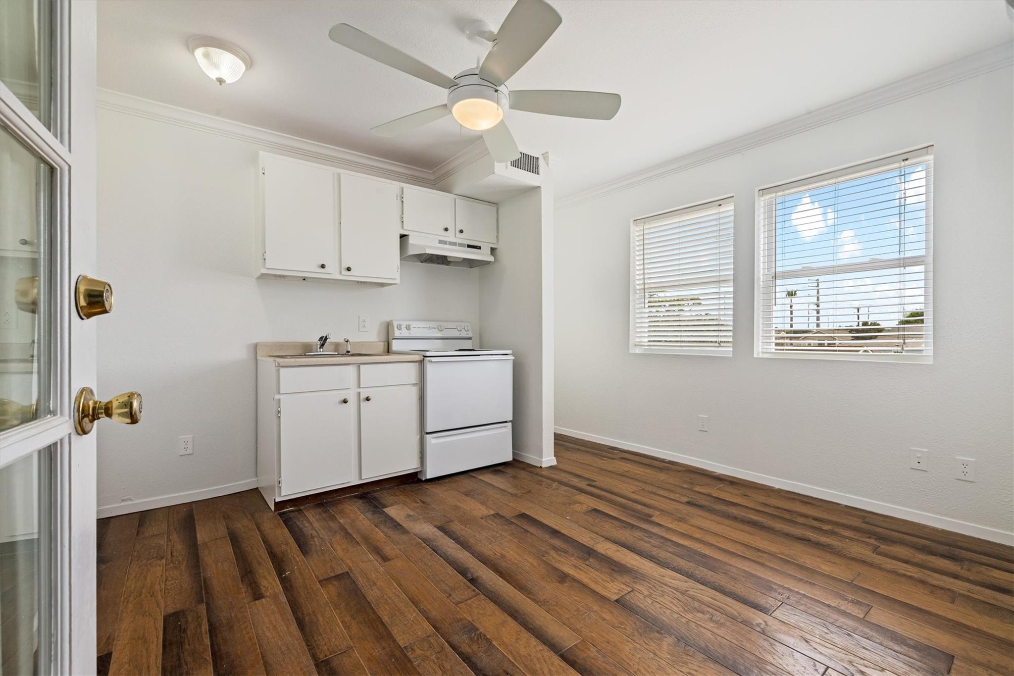 Galveston, Texas, 77551, United States, 4 Bedrooms Bedrooms, ,3 BathroomsBathrooms,Residential,For Sale,1934515