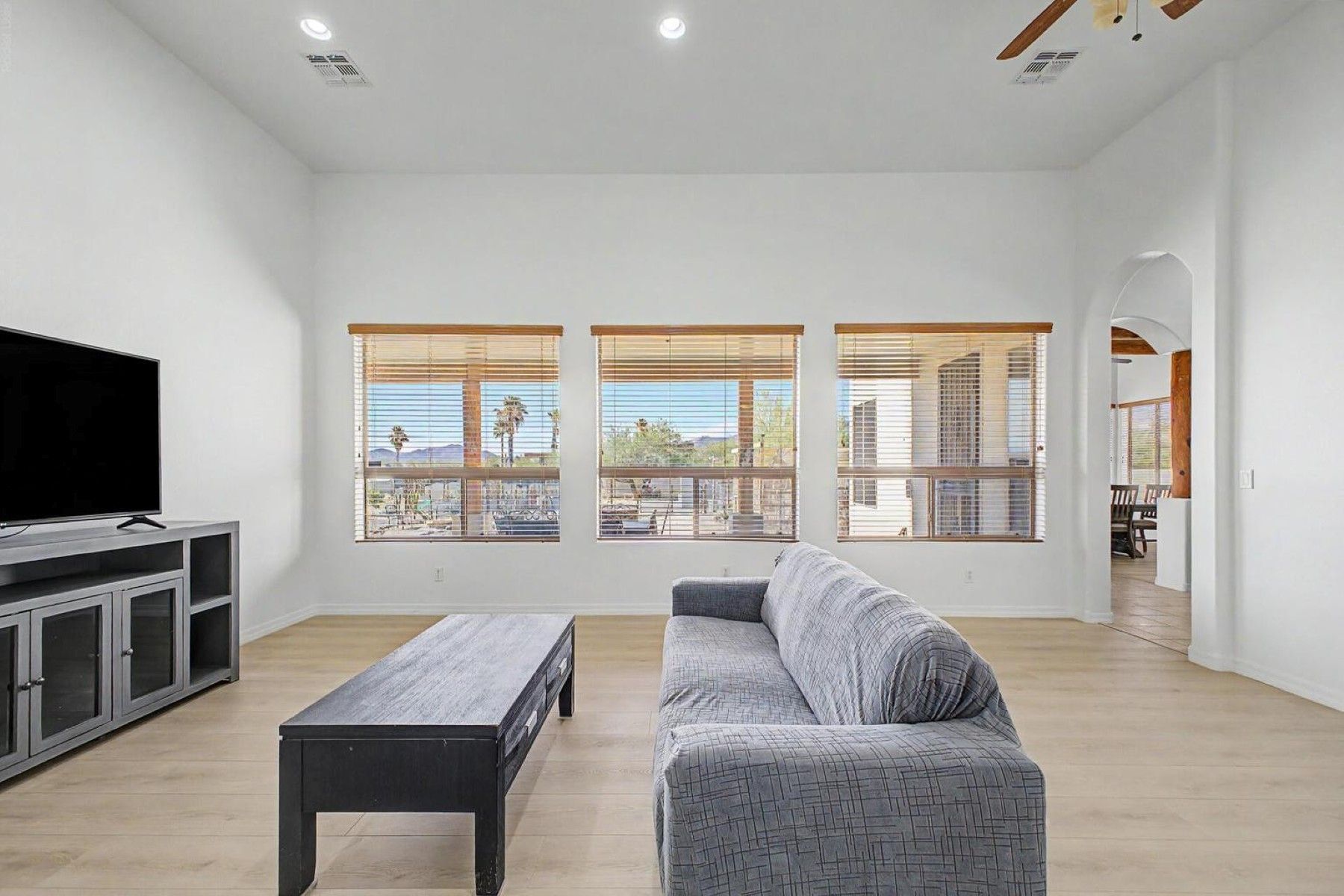  1120 E Circle Mountain Road  New River, AZ - 物件實景