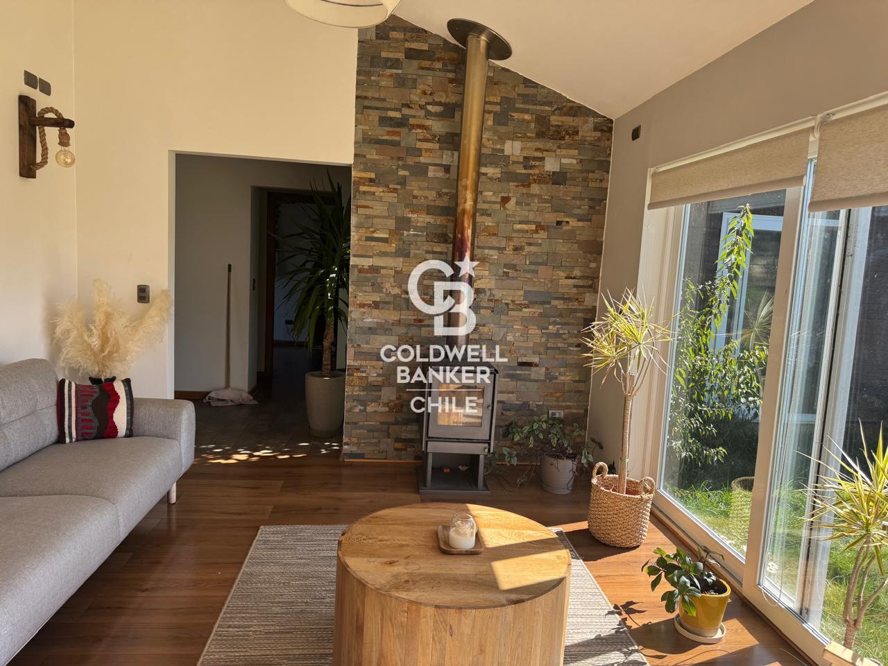 Puerto Varas, Chile, 4 Bedrooms Bedrooms, ,3 BathroomsBathrooms,Residential,For Sale,1985032