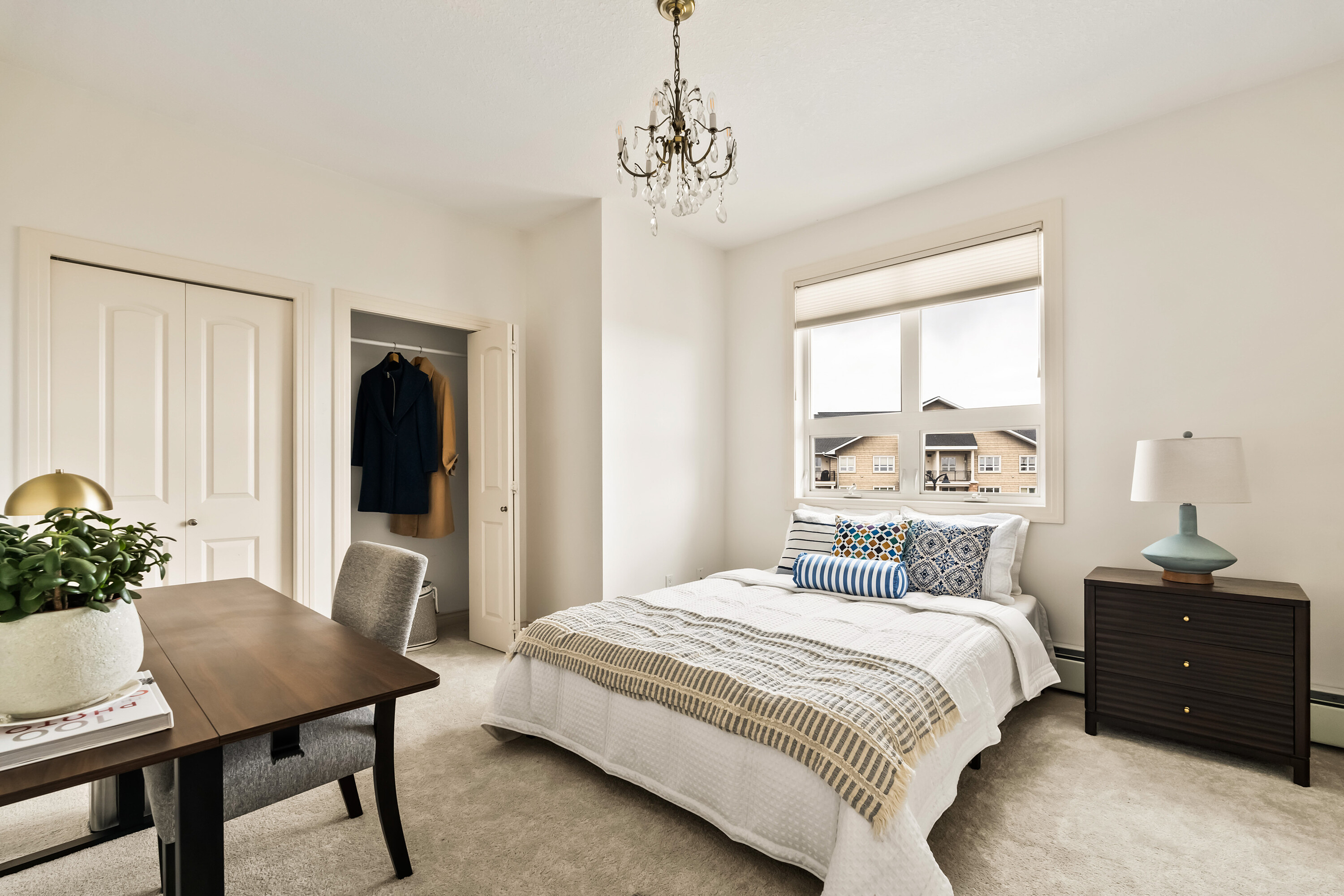  Refined Springbank Hill Living - 物件實景