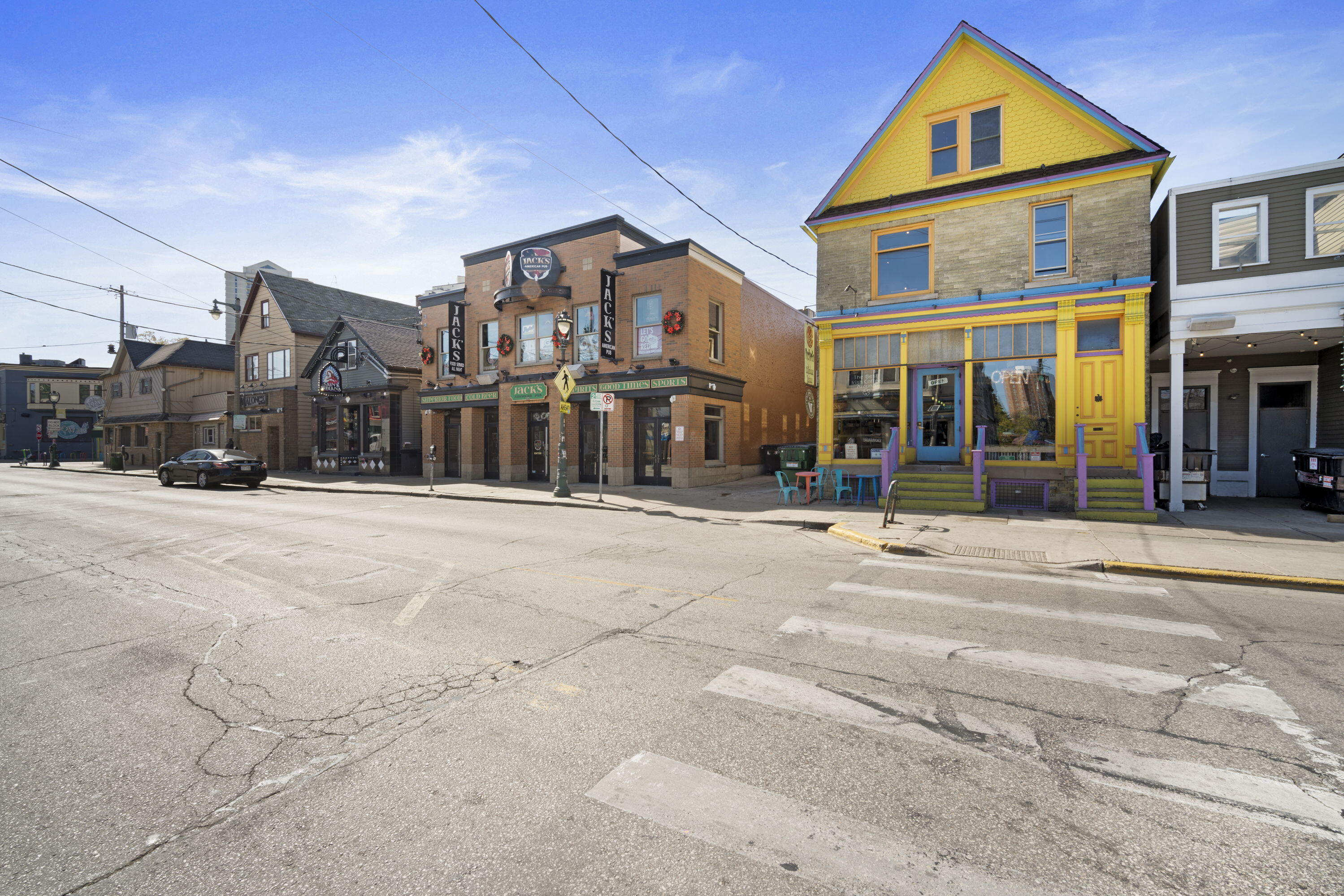 Milwaukee, Wisconsin, 53202, United States, 3 Bedrooms Bedrooms, ,3 BathroomsBathrooms,Residential,For Sale,1982792