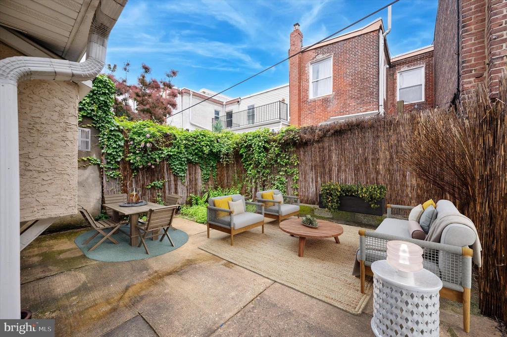 Philadelphia, Pennsylvania, 19125, United States, 4 Bedrooms Bedrooms, ,3 BathroomsBathrooms,Residential,For Sale,1836902