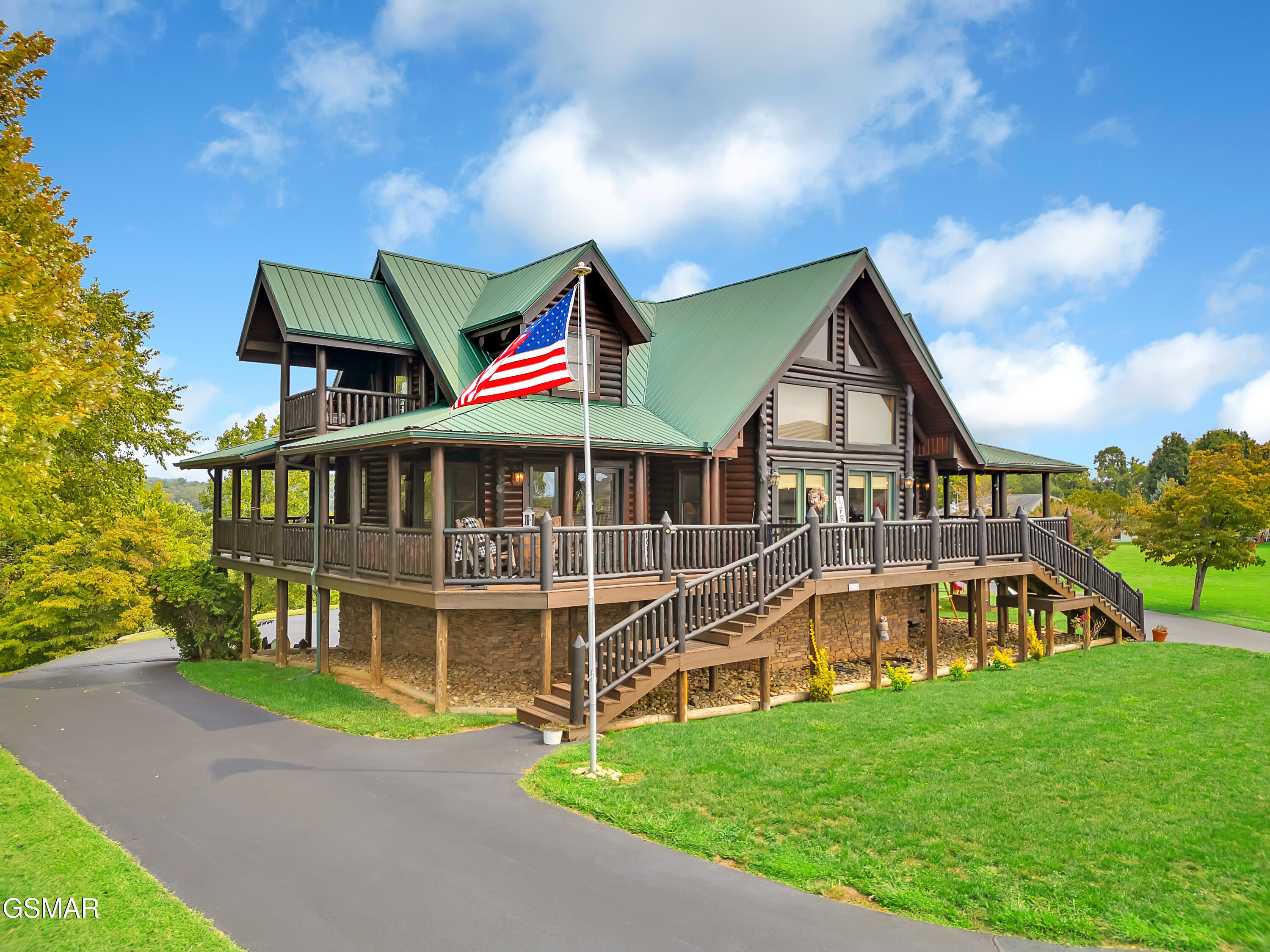 Dandridge, Tennessee, 37725, United States, 3 Bedrooms Bedrooms, ,4 BathroomsBathrooms,Residential,For Sale,1978849