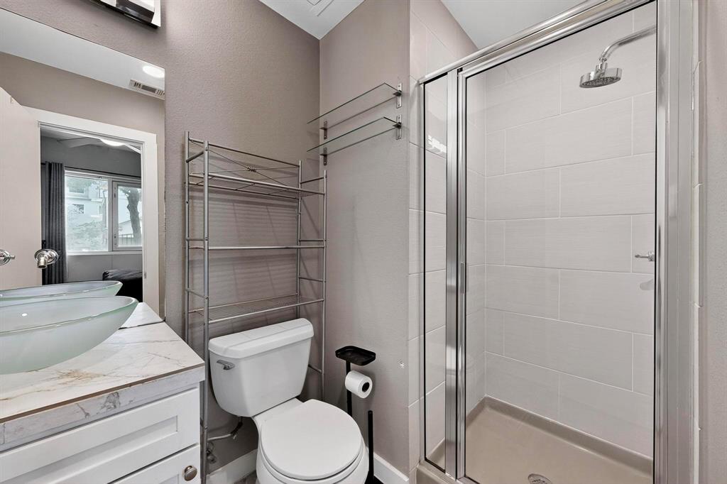 Dallas, Texas, 75204, United States, 3 Bedrooms Bedrooms, ,3 BathroomsBathrooms,Residential,For Sale,1936936