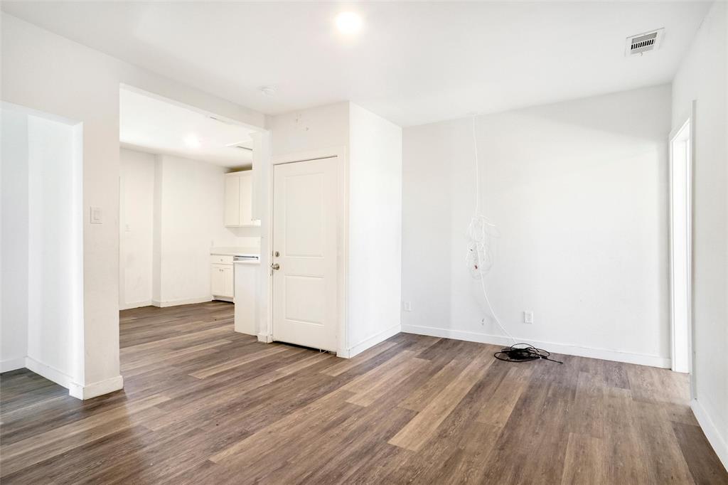 Fort Worth, Texas, 76110, United States, 11 Bedrooms Bedrooms, ,4 BathroomsBathrooms,Residential,For Sale,1921106