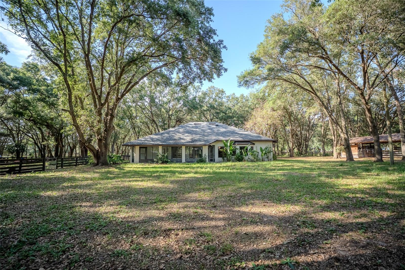 LADY LAKE, Florida, 32159, United States, 5 Bedrooms Bedrooms, ,3 BathroomsBathrooms,Residential,For Sale,1850305