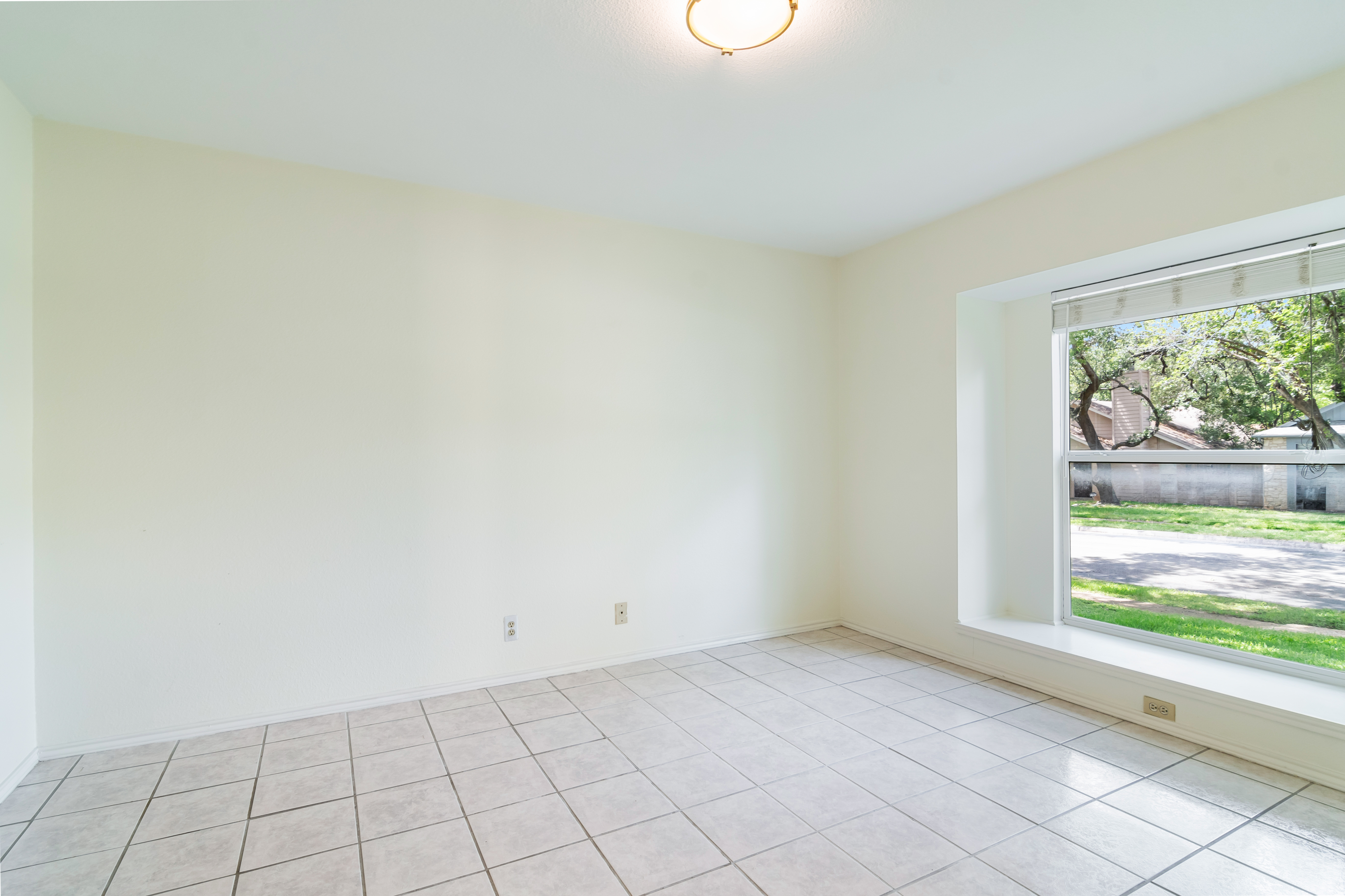  Spacious Woodridge Gem with Fireplace - 物件實景