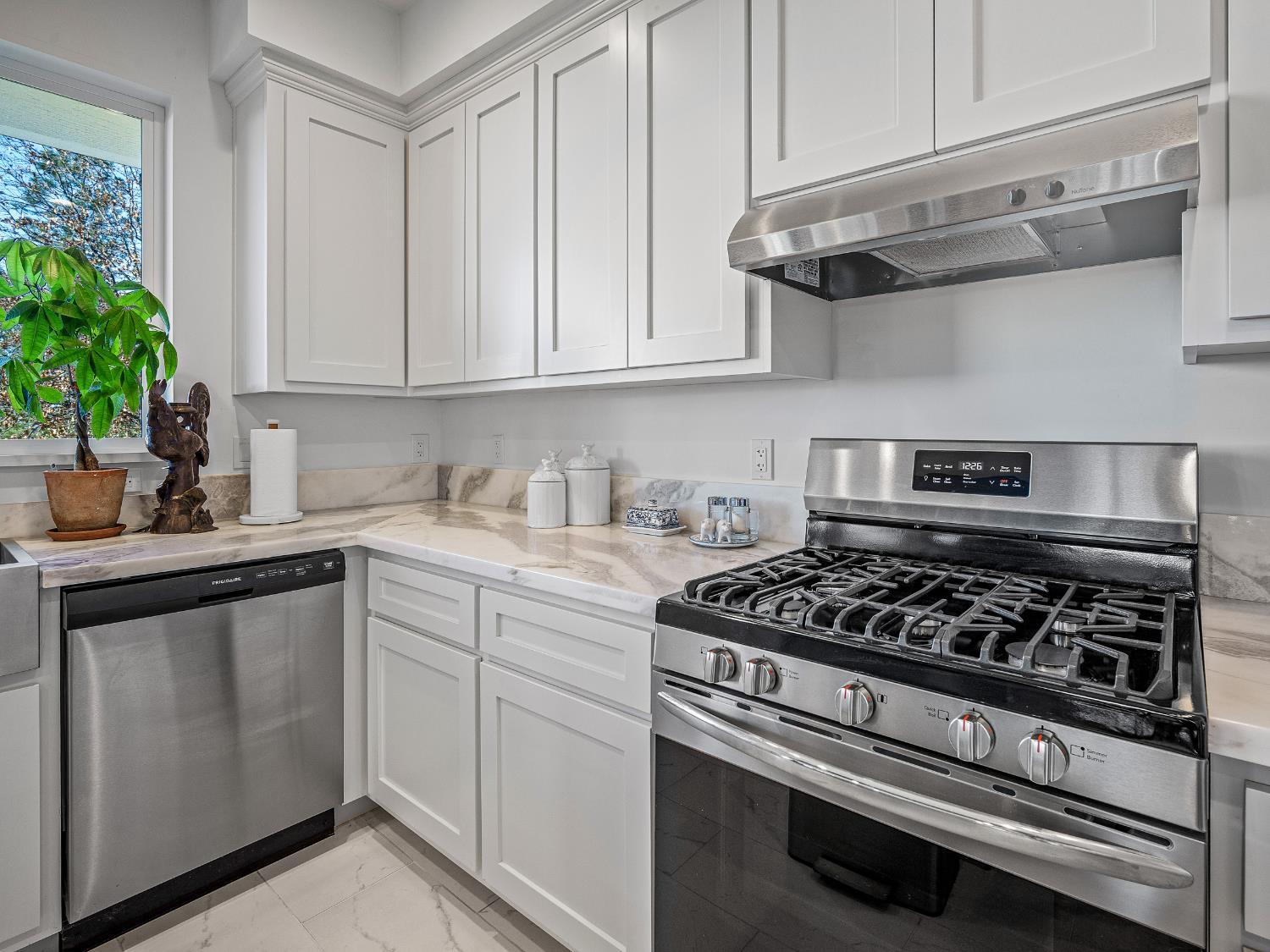 Garden Valley, California, 95633, United States, 3 Bedrooms Bedrooms, ,3 BathroomsBathrooms,Residential,For Sale,2005117