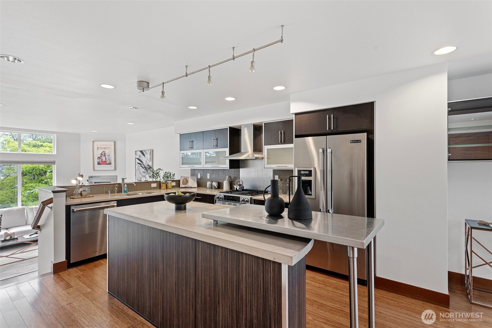 Seattle, Washington, 98109, United States, 3 Bedrooms Bedrooms, ,4 BathroomsBathrooms,Residential,For Sale,1976835