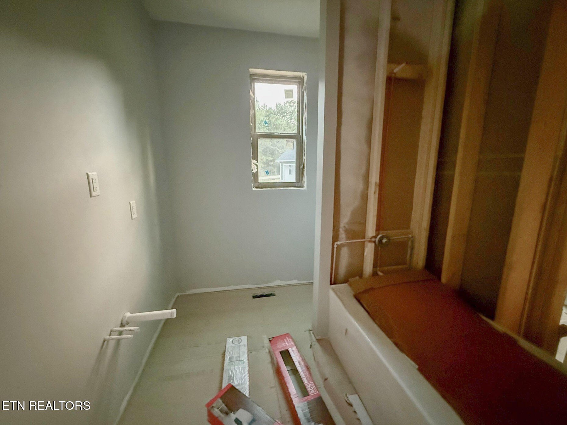 Crossville, Tennessee, 38571, United States, 3 Bedrooms Bedrooms, ,4 BathroomsBathrooms,Residential,For Sale,1981964