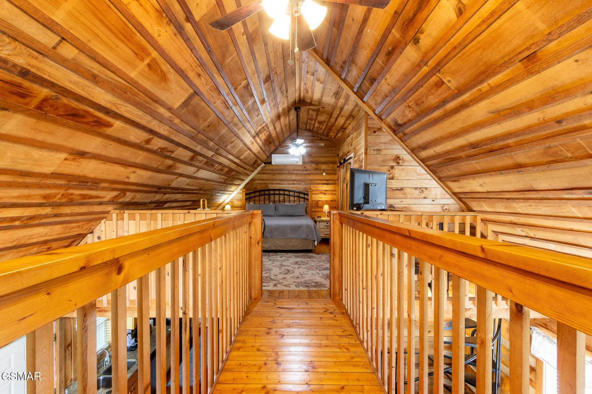 Sevierville, Tennessee, 37876, United States, 2 Bedrooms Bedrooms, ,3 BathroomsBathrooms,Residential,For Sale,1977438