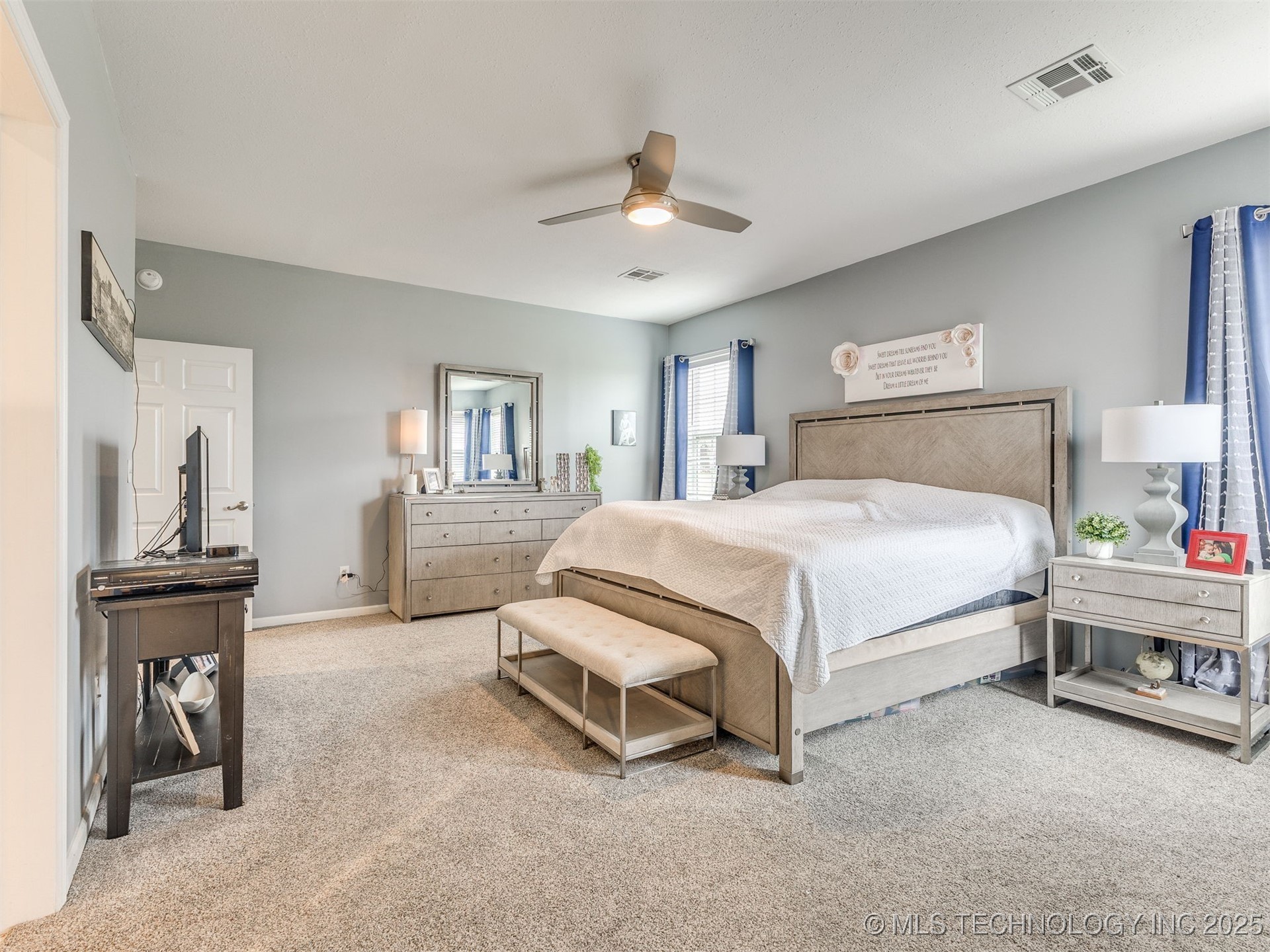 Mounds, Oklahoma, 74047, United States, 4 Bedrooms Bedrooms, ,4 BathroomsBathrooms,Residential,For Sale,1985246