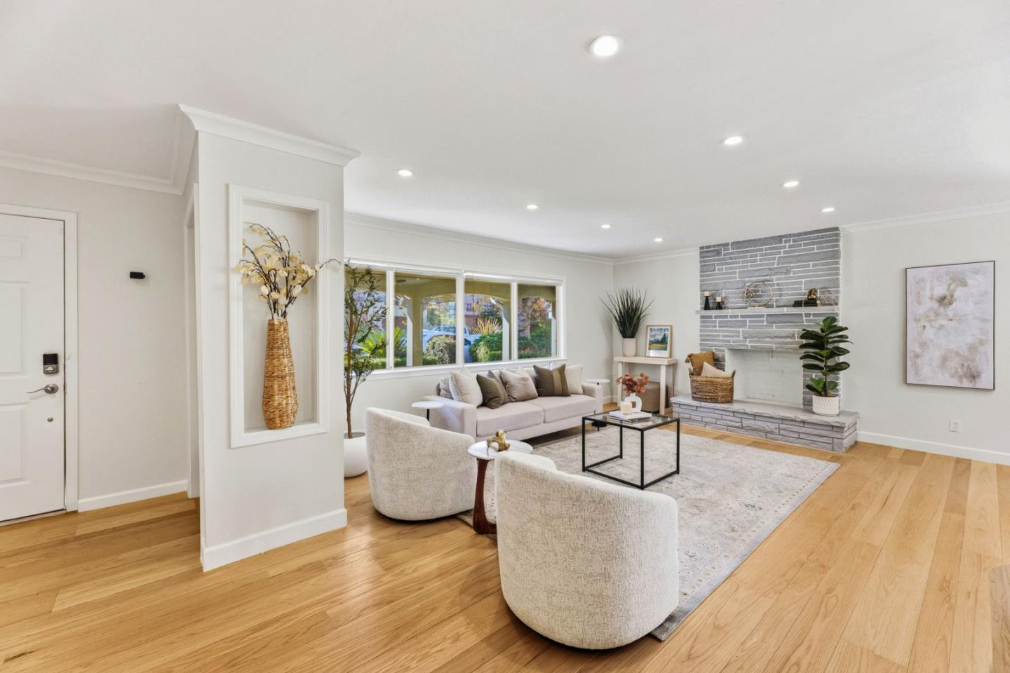 Oakland, California, 94610, United States, 4 Bedrooms Bedrooms, ,4 BathroomsBathrooms,Residential,For Sale,1987505