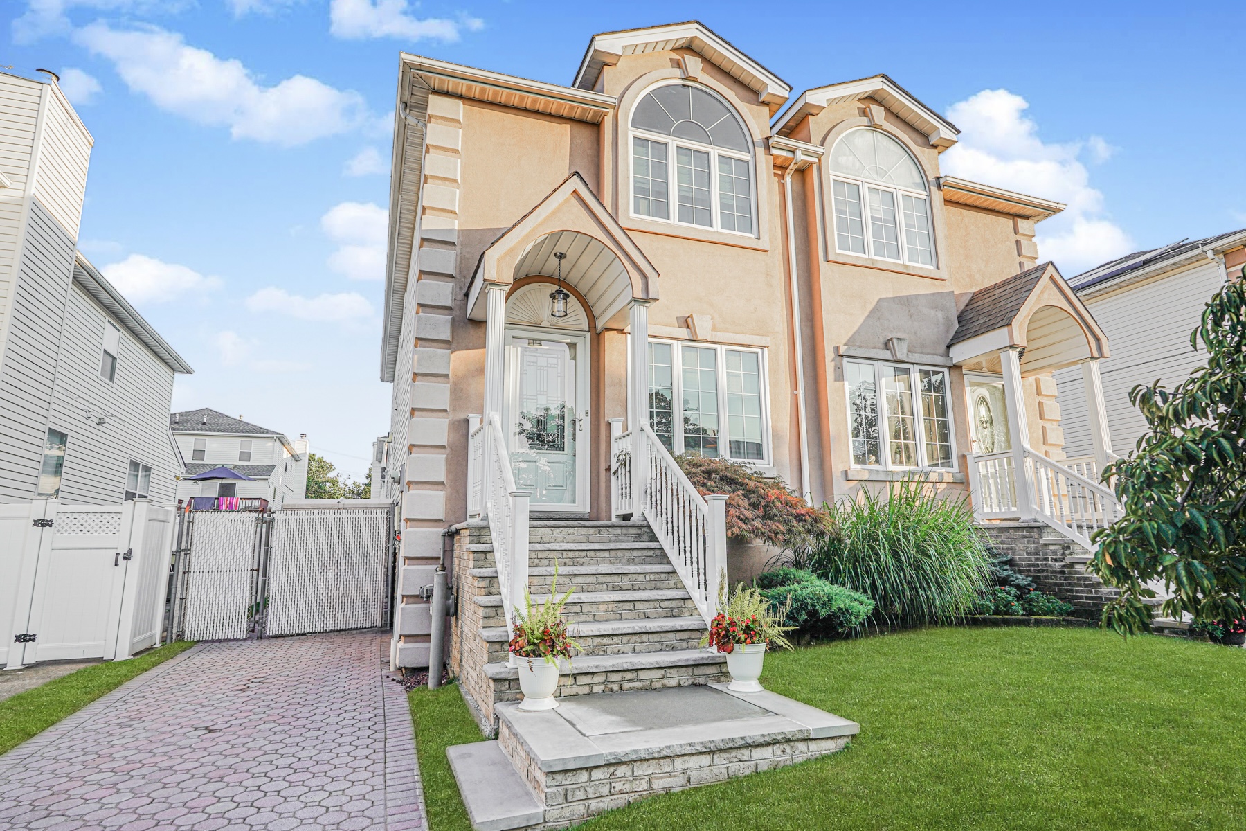 Staten Island, New York, 10309, United States, 3 Bedrooms Bedrooms, ,2 BathroomsBathrooms,Residential,For Sale,1935942