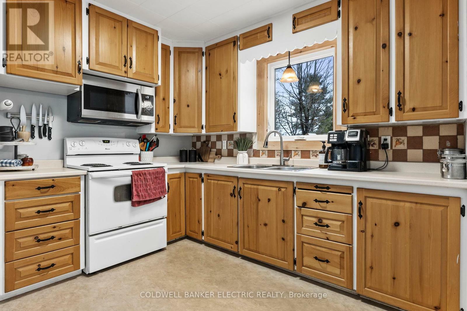 NORTH KAWARTHA, Ontario, K0L 1A0, CA, 3 Bedrooms Bedrooms, ,1 BathroomBathrooms,Residential,For Sale,1882801