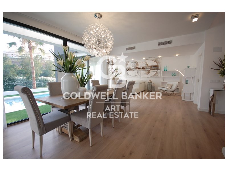 Estepona, Andalusia, ES, 3 Bedrooms Bedrooms, ,2 BathroomsBathrooms,Residential,For Sale,1960725