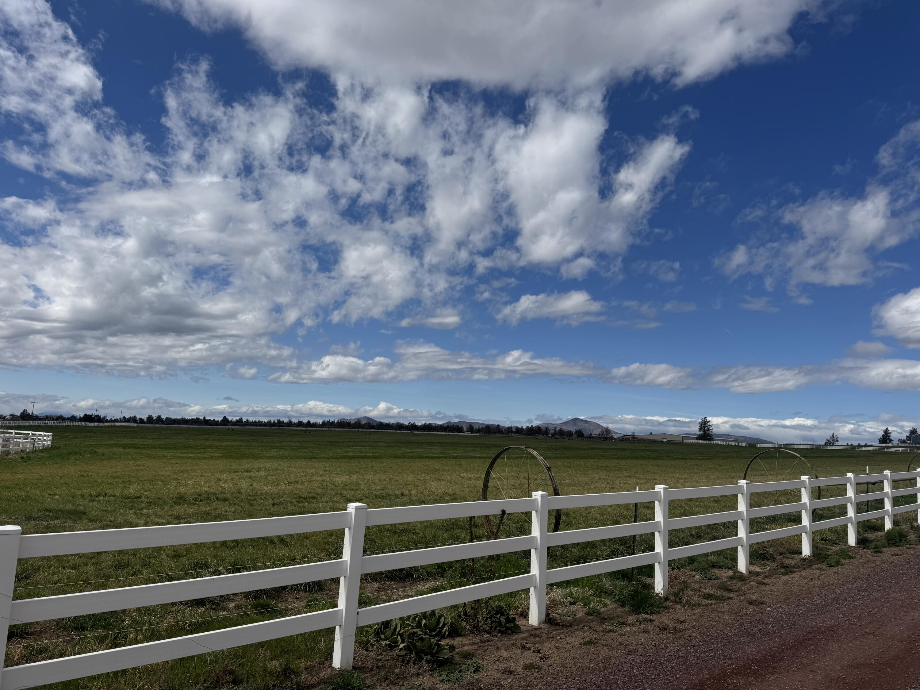 Powell Butte, Oregon, 97753, United States, 6 Bedrooms Bedrooms, ,5 BathroomsBathrooms,Residential,For Sale,2036948