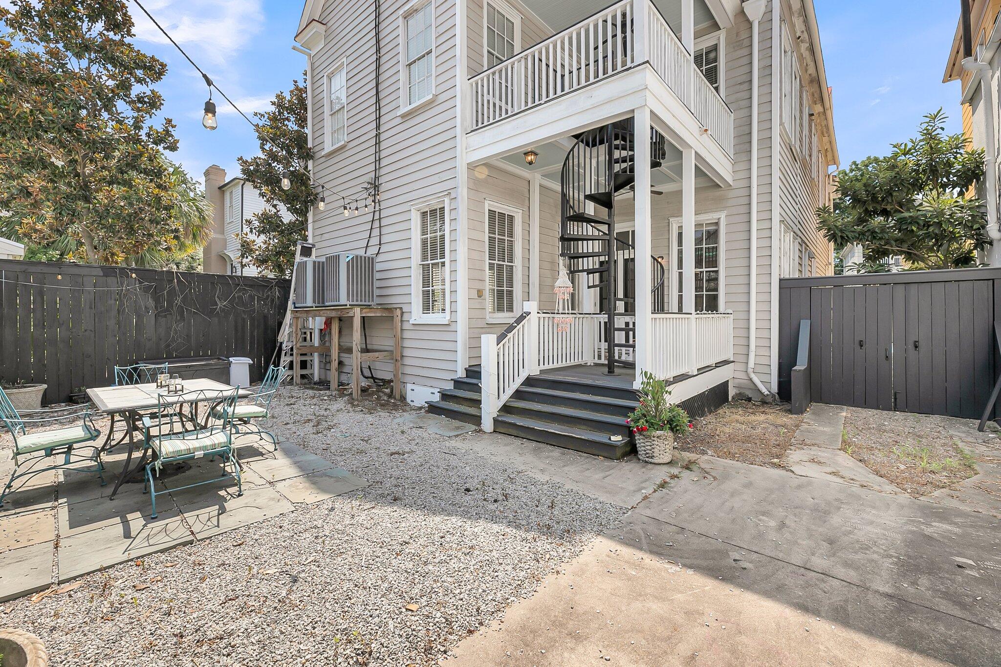 Charleston, South Carolina, 29403, United States, 3 Bedrooms Bedrooms, ,3 BathroomsBathrooms,Residential,For Sale,1875123