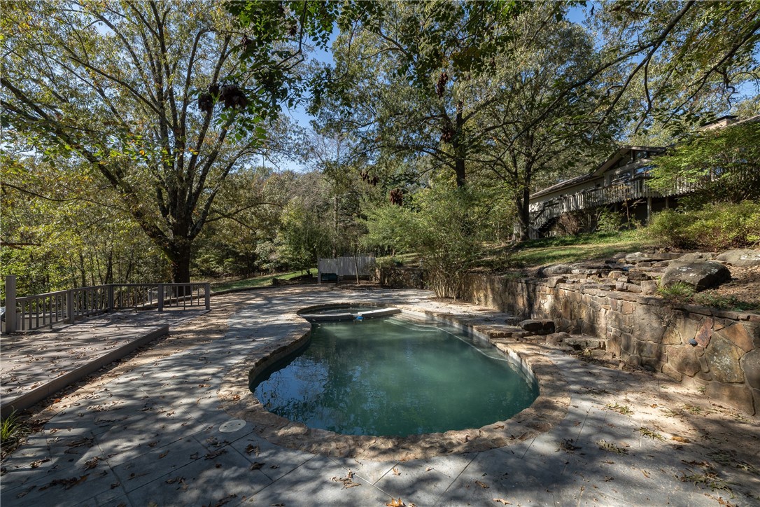 Fayetteville, Arkansas, 72703, United States, 3 Bedrooms Bedrooms, ,3 BathroomsBathrooms,Residential,For Sale,1989133