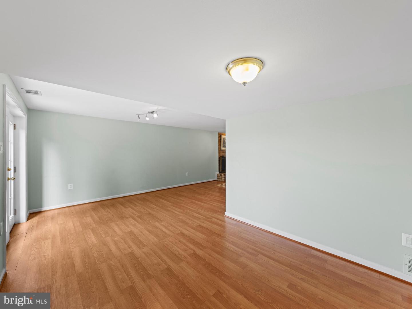 Annandale, Virginia, 22003, United States, 3 Bedrooms Bedrooms, ,4 BathroomsBathrooms,Residential,For Sale,2001924