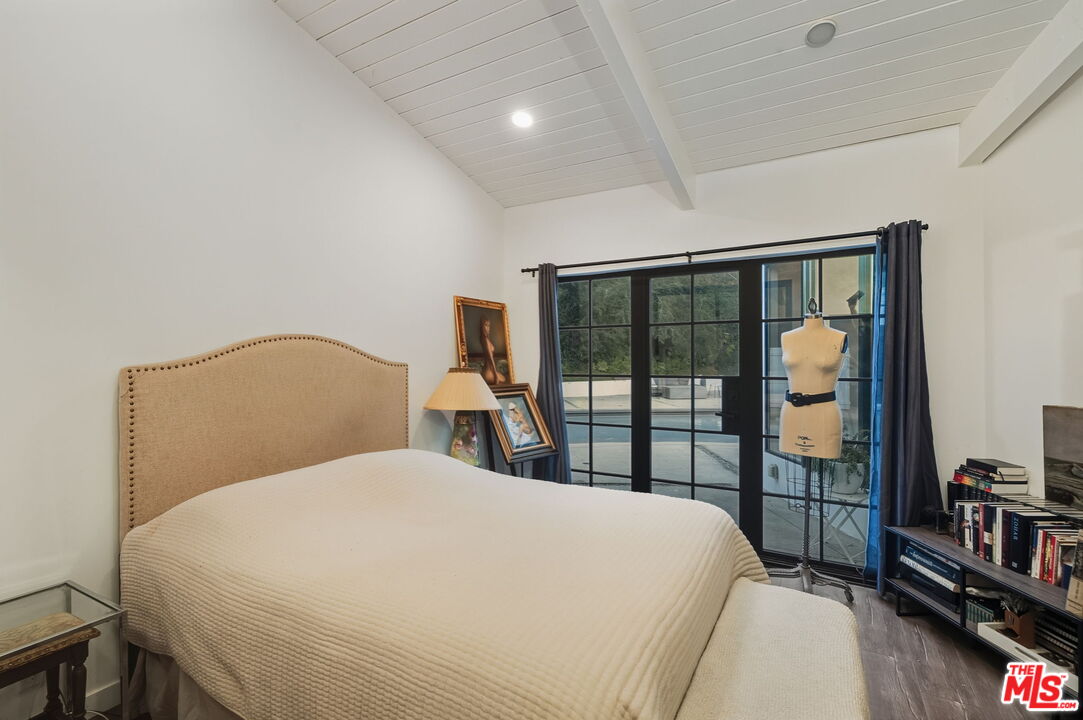 Los Angeles, California, 90049, United States, 3 Bedrooms Bedrooms, ,3 BathroomsBathrooms,Residential,For Sale,2002903