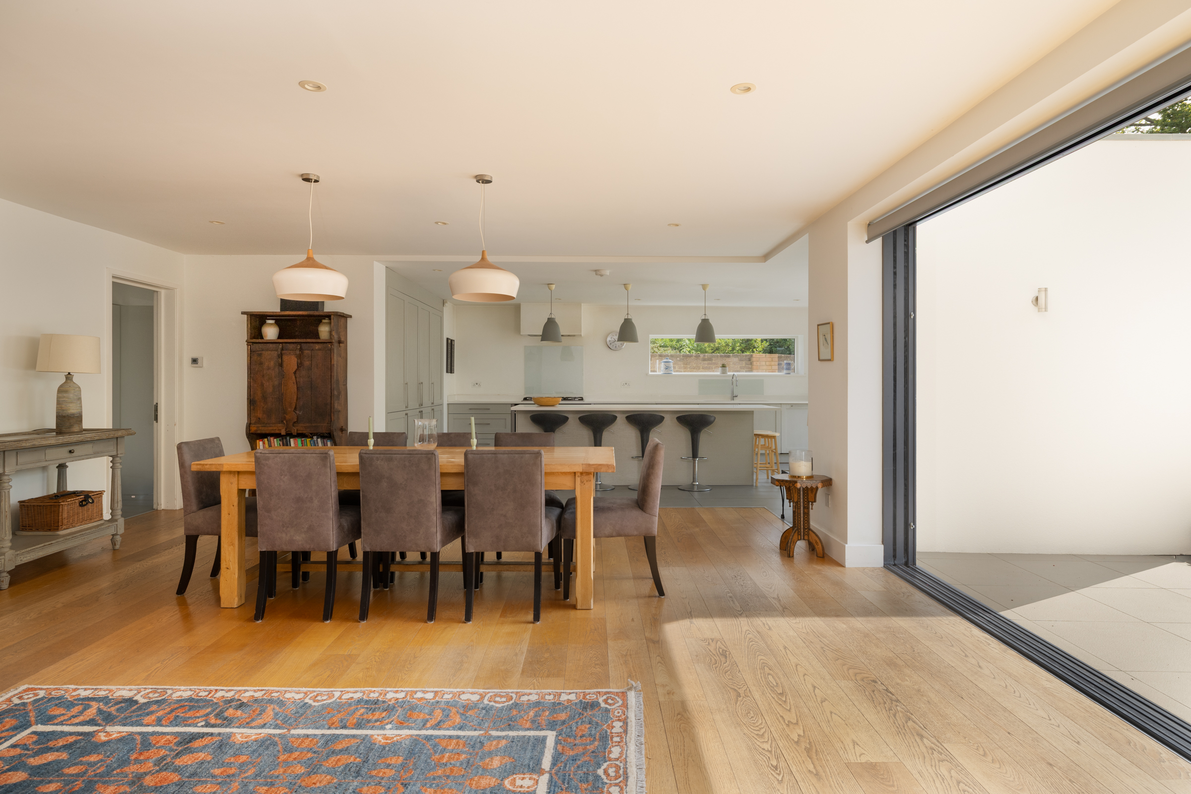 A detached modern six bedroom family house located on the private Coombe Estate - 物件實景