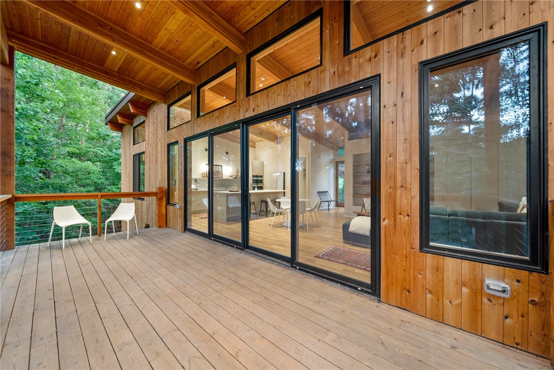 Bella Vista, Arkansas, 72715, United States, 3 Bedrooms Bedrooms, ,4 BathroomsBathrooms,Residential,For Sale,1892067