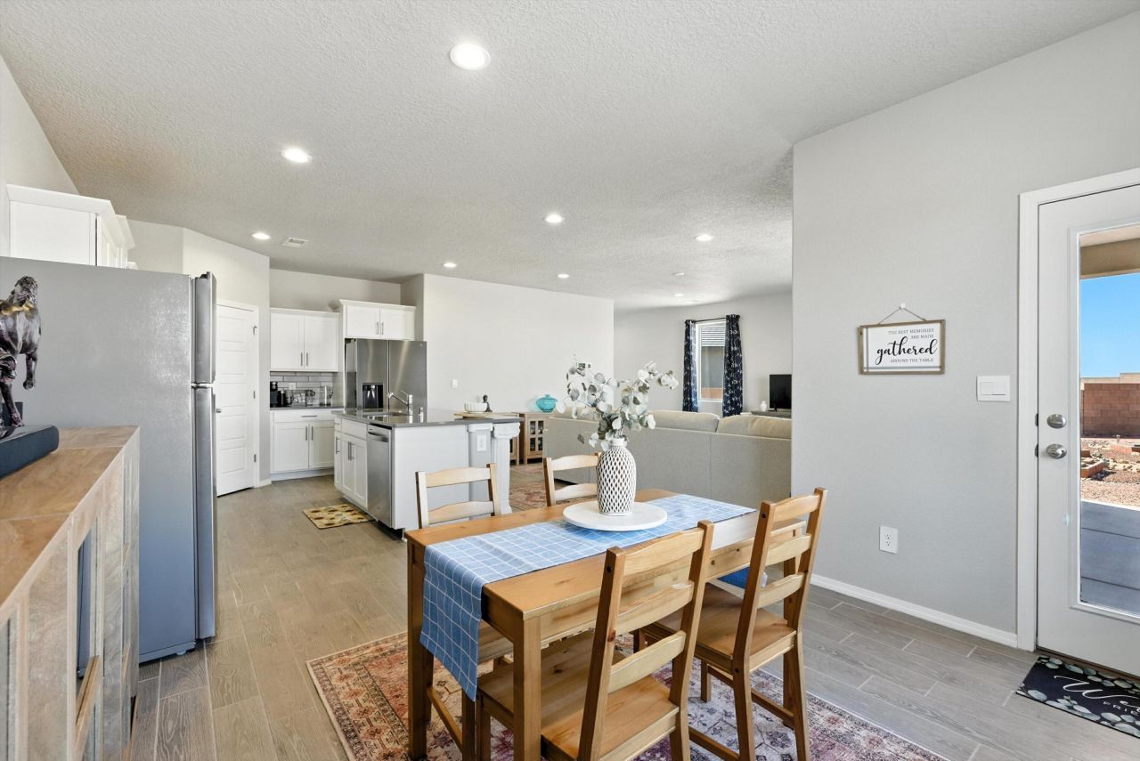 Rio Rancho, New Mexico, 87124, United States, 4 Bedrooms Bedrooms, ,3 BathroomsBathrooms,Residential,For Sale,1868349