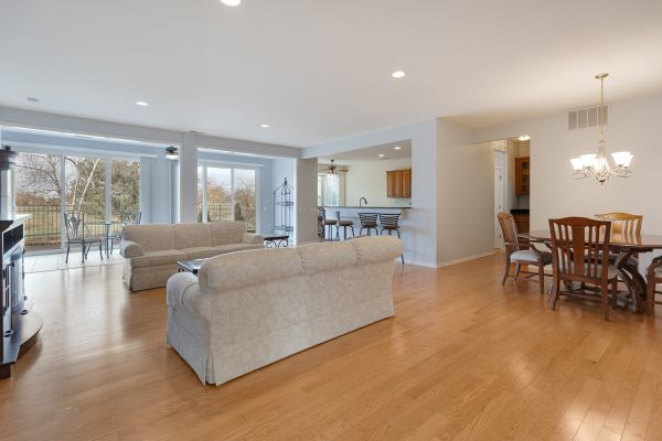 Huntley, Illinois, 60142, United States, 2 Bedrooms Bedrooms, ,2 BathroomsBathrooms,Residential,For Sale,1989906