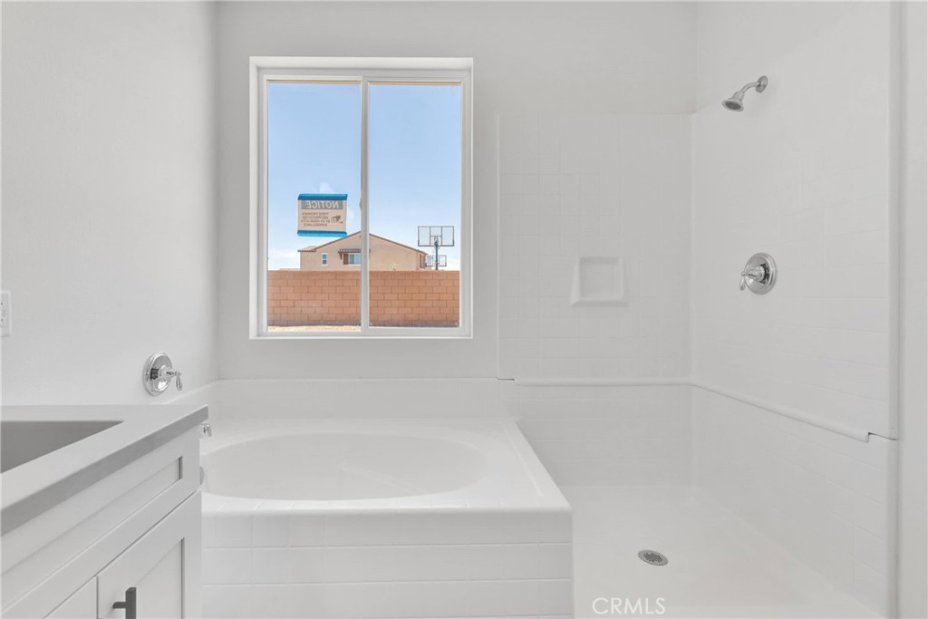 Victorville, California, 92395, United States, 3 Bedrooms Bedrooms, ,2 BathroomsBathrooms,Residential,For Sale,1865336