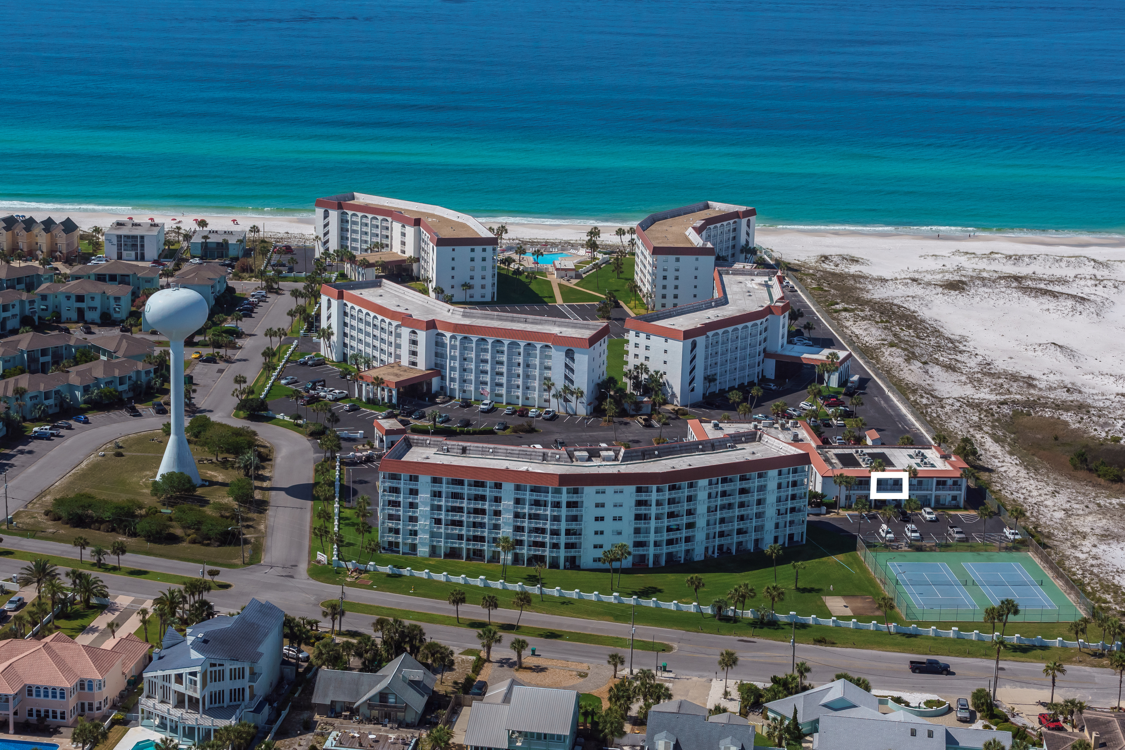  Top-Floor Studio Condo Ideal As Vacation Home Or Rental Investment - 物件實景