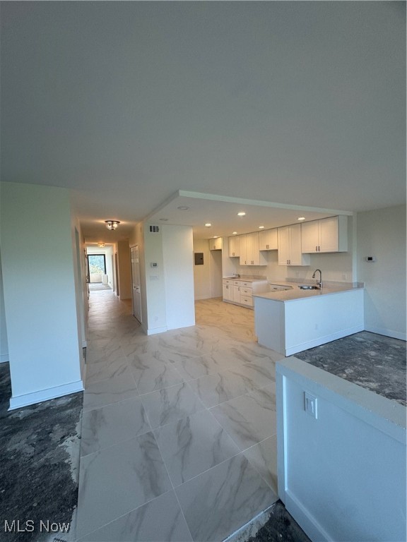 Bratenahl, Ohio, 44108, United States, 2 Bedrooms Bedrooms, ,3 BathroomsBathrooms,Residential,For Sale,1987332