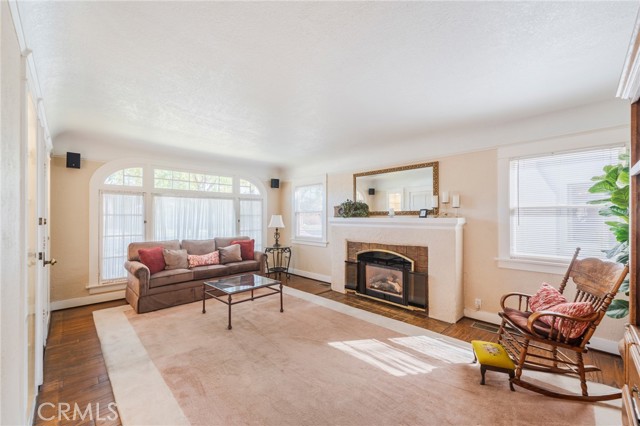 Anaheim, California, 92805, United States, 2 Bedrooms Bedrooms, ,1 BathroomBathrooms,Residential,For Sale,1986125