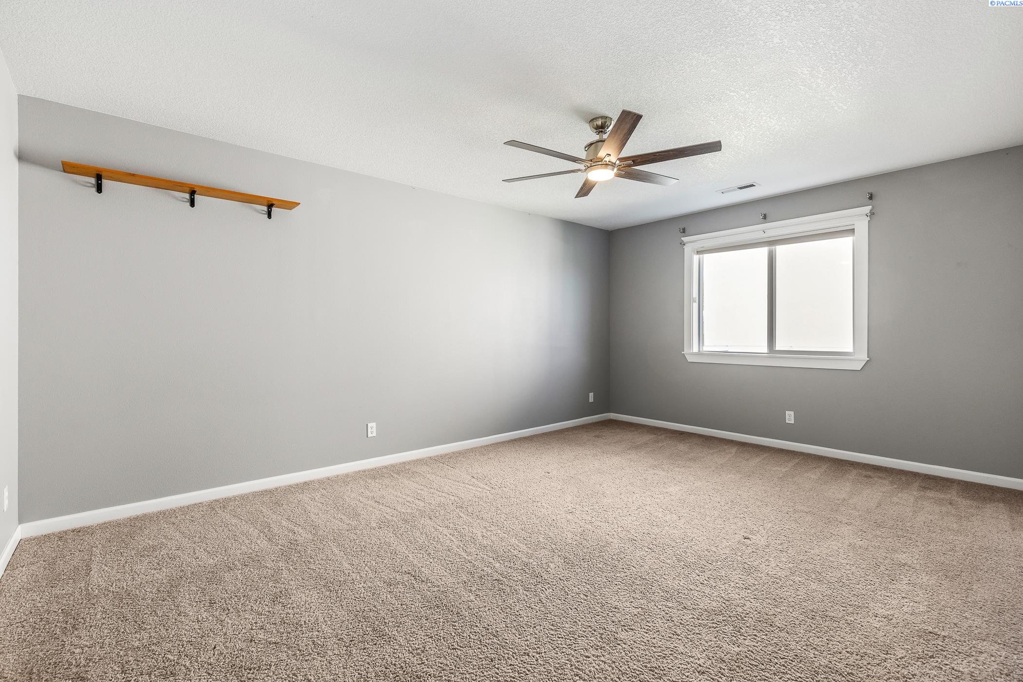 Richland, Washington, 99354, United States, 5 Bedrooms Bedrooms, ,2 BathroomsBathrooms,Residential,For Sale,1925310