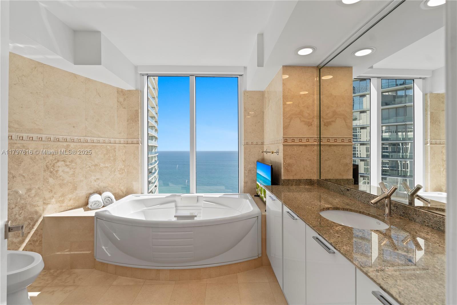 Sunny Isles Beach, Florida, 33160, United States, 3 Bedrooms Bedrooms, ,5 BathroomsBathrooms,Residential,For Sale,1796970