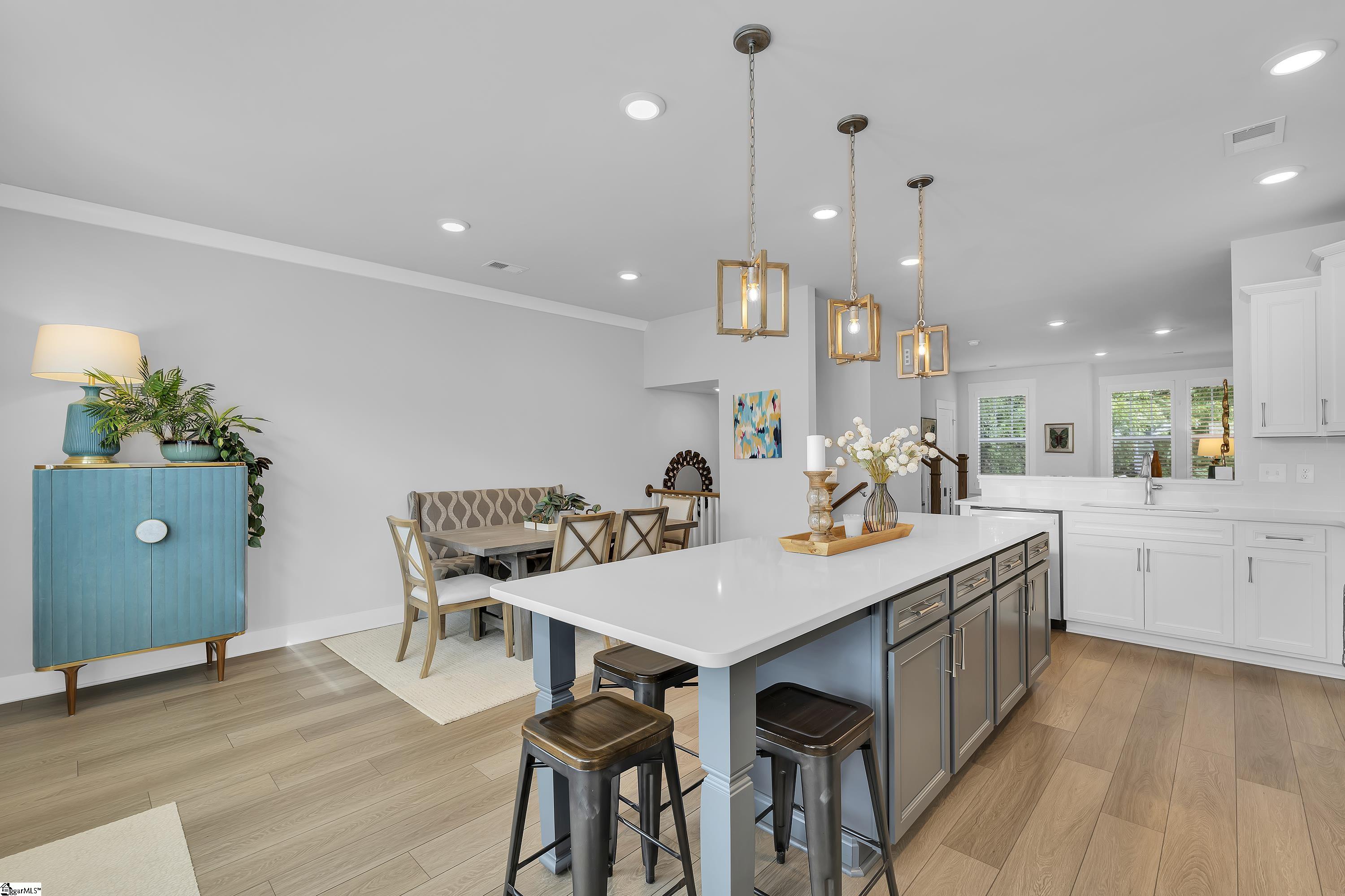 Greenville, South Carolina, 29605, United States, 3 Bedrooms Bedrooms, ,4 BathroomsBathrooms,Residential,For Sale,1958352