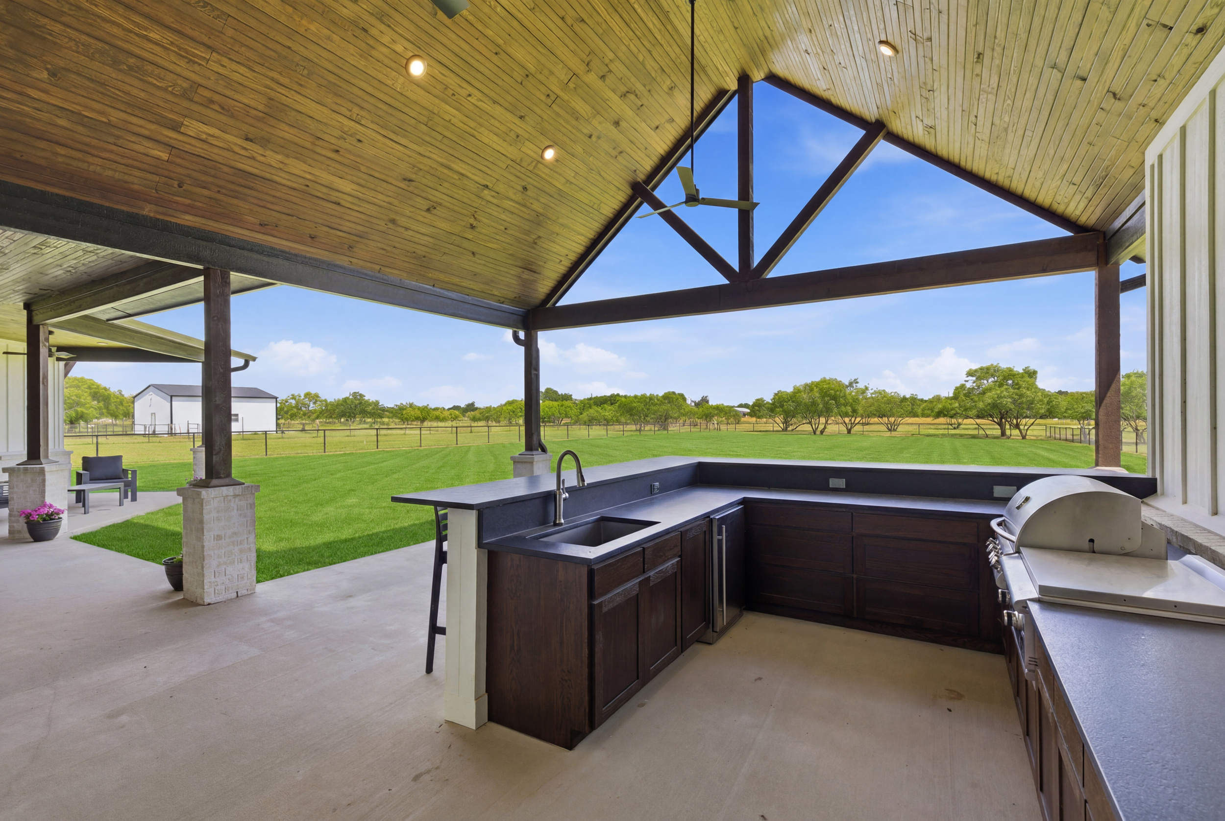  519 Reason Jones Road, Valley View, TX, 76272 - 物件實景