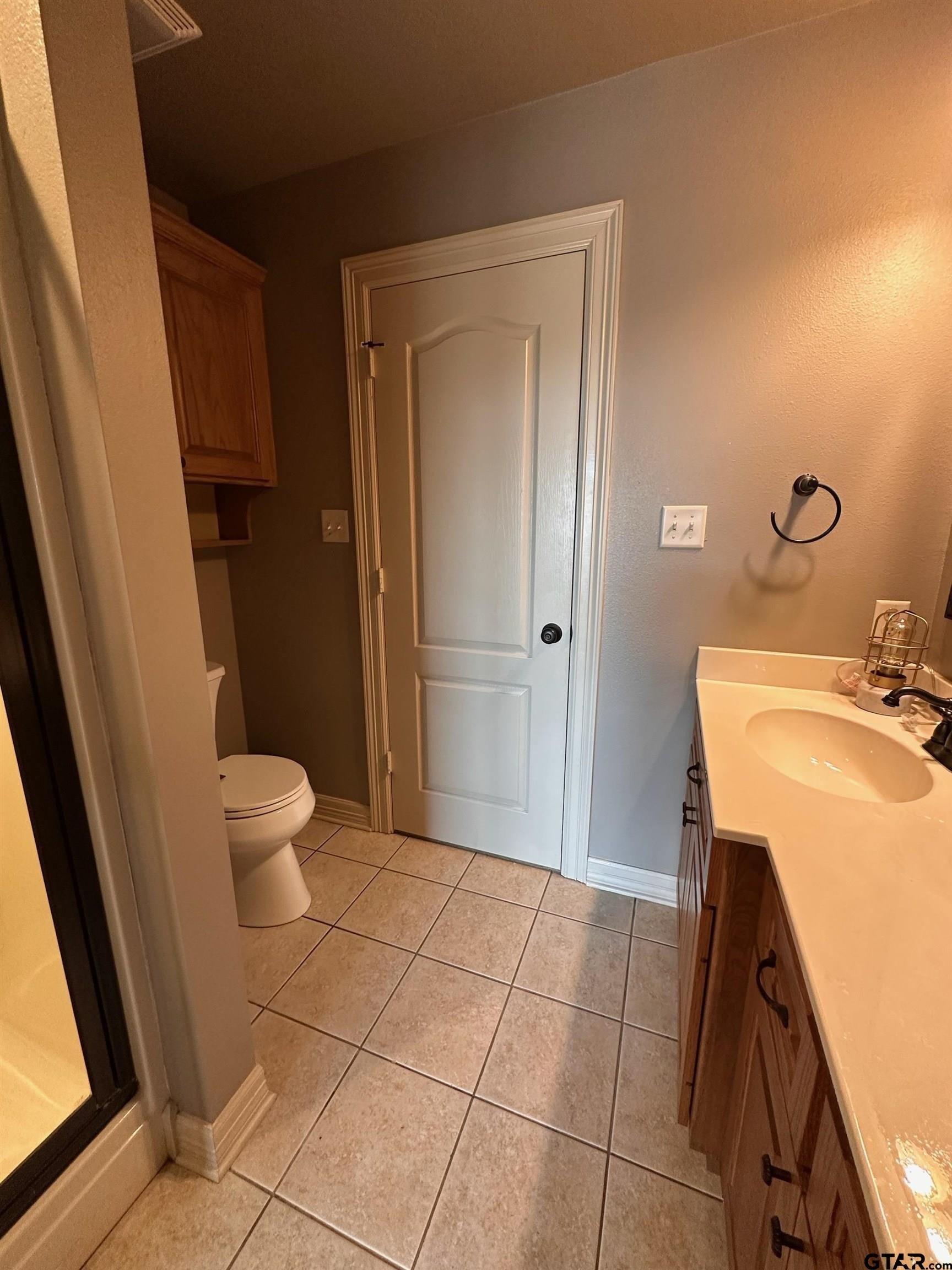 Pittsburg, Texas, 75686, United States, 5 Bedrooms Bedrooms, ,4 BathroomsBathrooms,Residential,For Sale,1978911